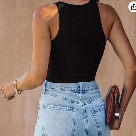 Like new condition, sleeveless stretchy top - Picture 2 of 2